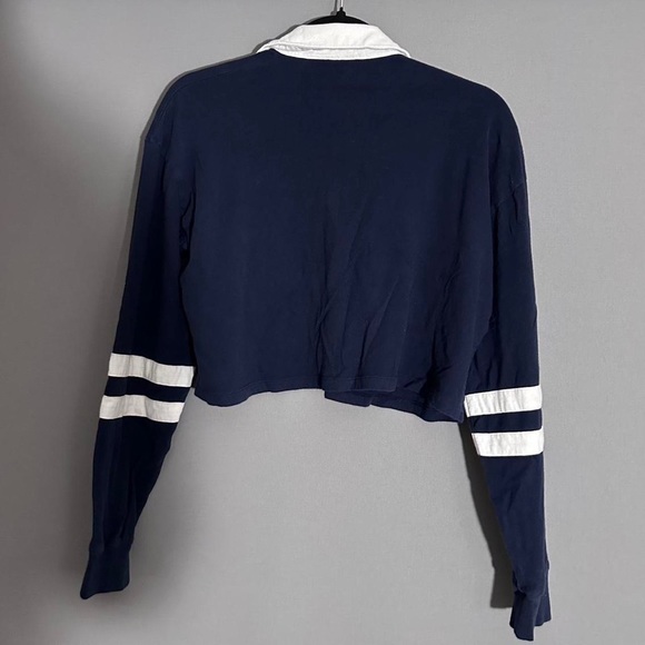 Hollister - Picture 2 of 3